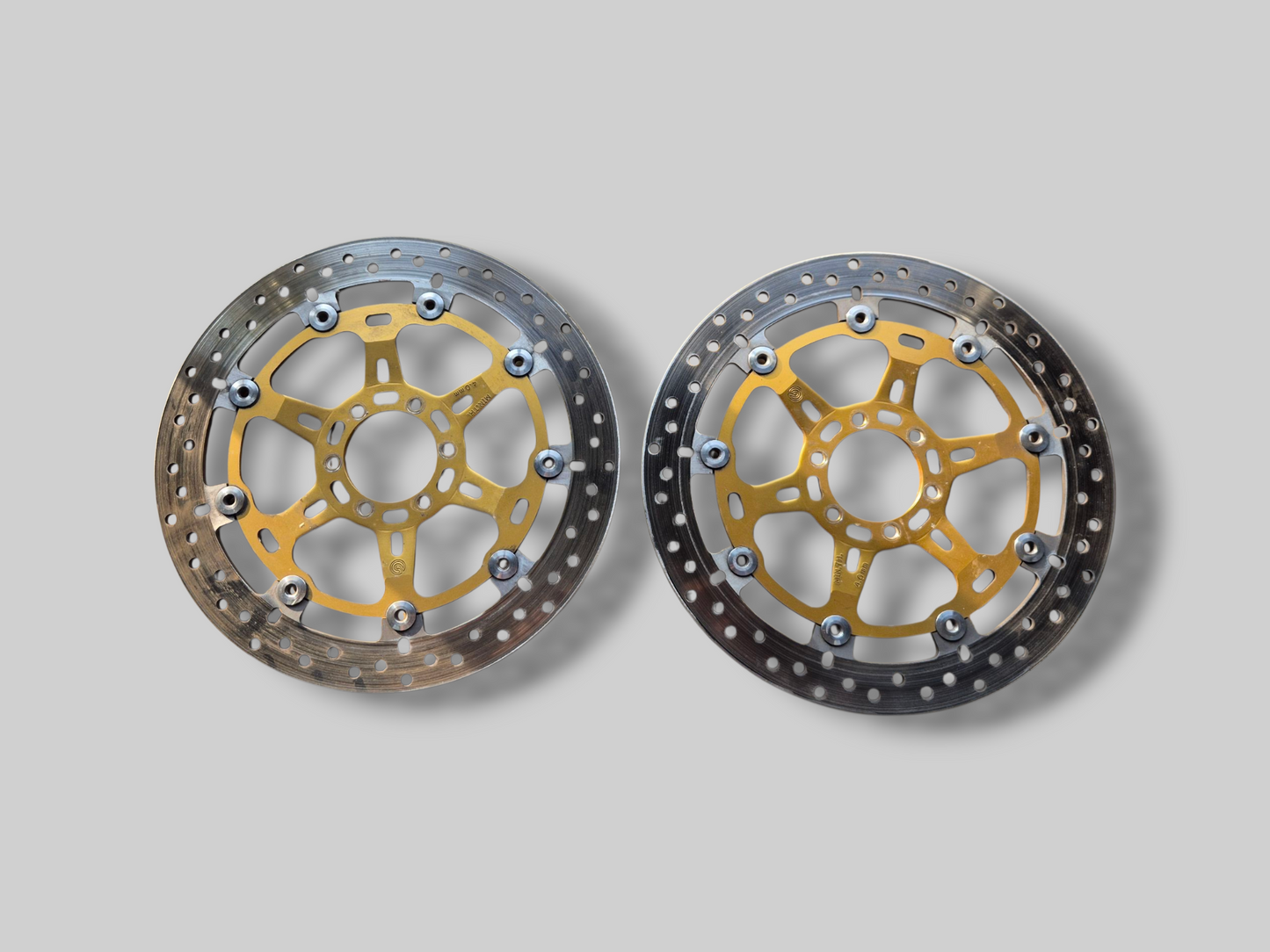 REMKLAUW VOOR RECHTS BREMBO P4 GOUD AP8113970 Aprilia RSV Mille 98-03 / Tuono 02-05