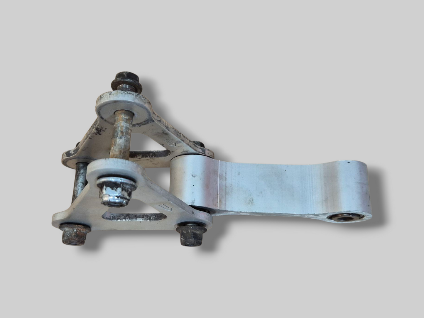 ACHTERSCHOKKOPPELING DOGBONE AP8135917 Aprilia RSV Mille 1998-2000 