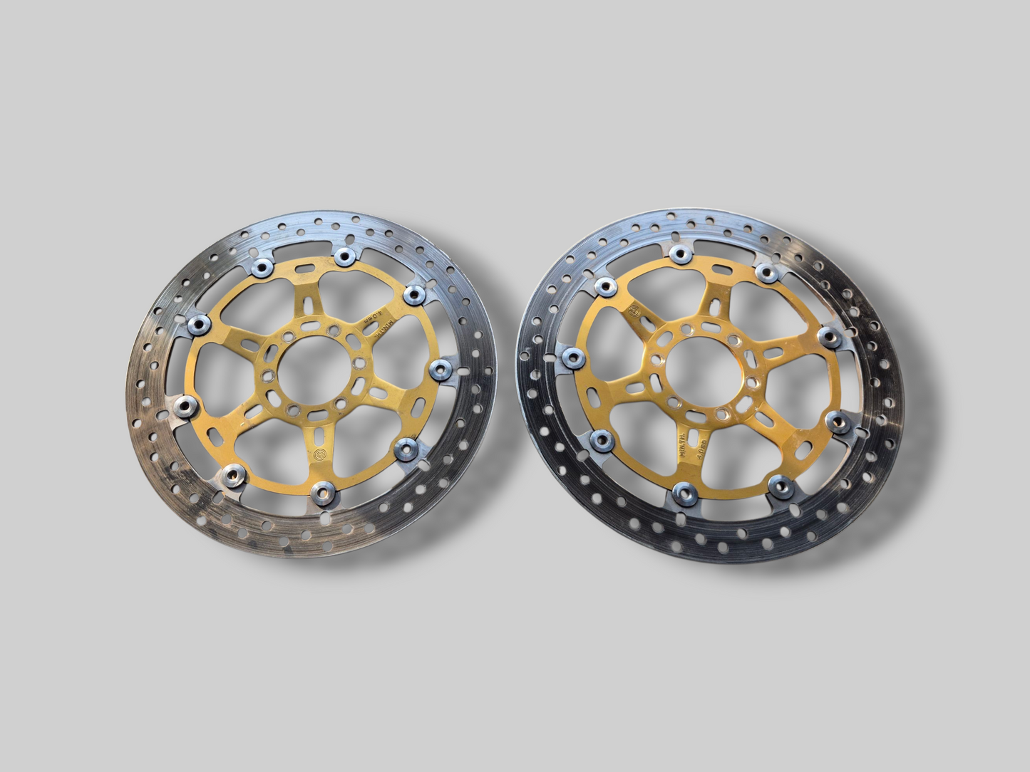 REMKLAUW VOOR RECHTS BREMBO P4 GOUD AP8113970 Aprilia RSV Mille 98-03 / Tuono 02-05