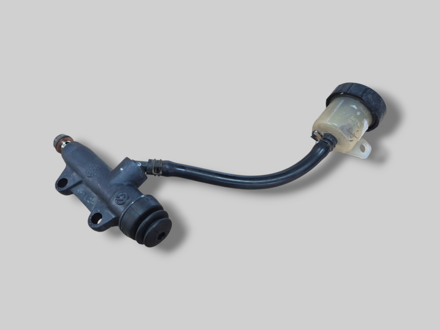 ACHTERREMPOMP HOOFDCILINDER AP8113324 Aprilia RSV Mille 98-03 / Tuono 02-05 