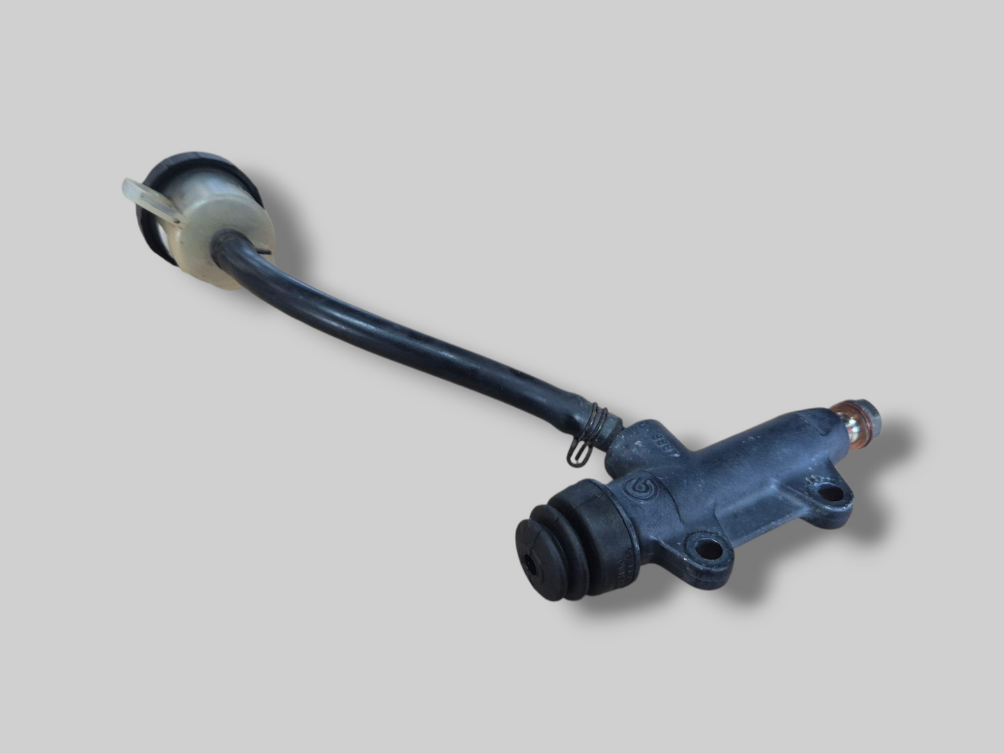 ACHTERREMPOMP HOOFDCILINDER AP8113324 Aprilia RSV Mille 98-03 / Tuono 02-05 