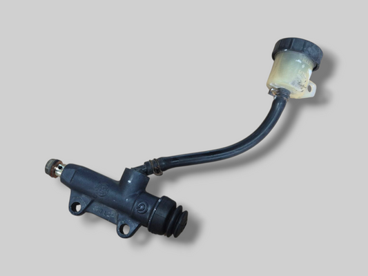 ACHTERREMPOMP HOOFDCILINDER AP8113324 Aprilia RSV Mille 98-03 / Tuono 02-05 