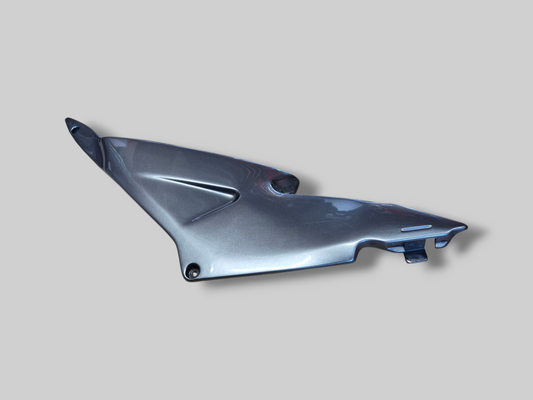 LINKERZIJDE BRANDSTOFTANK ZIJPANEEL AP8138589 Aprilia RSV Mille 98-03 / Tuono 02-05 