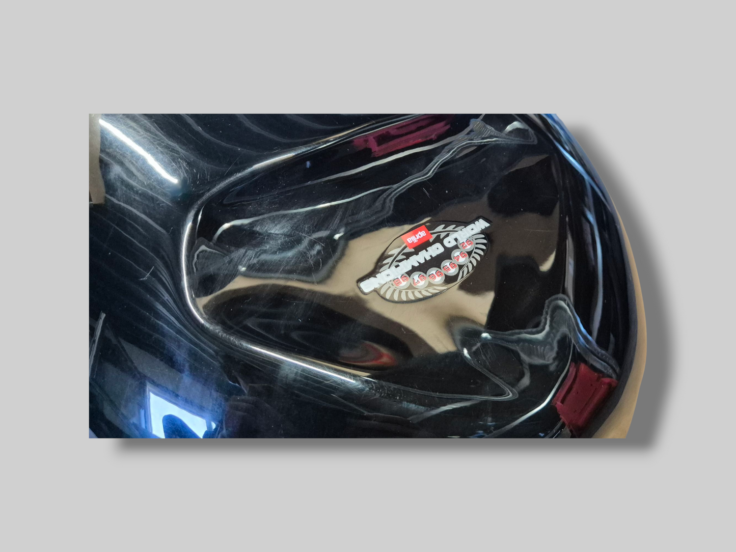BRANDSTOFTANK WARM ROOD TUONO AP8168218 Aprilia RSV Mille 01-03 / Tuono 02-05 
