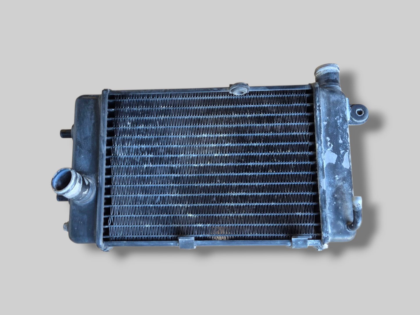 RECHTER RADIATOR ZWART AP8102952 Aprilia RSV Mille 98-03 / Tuono 02-05