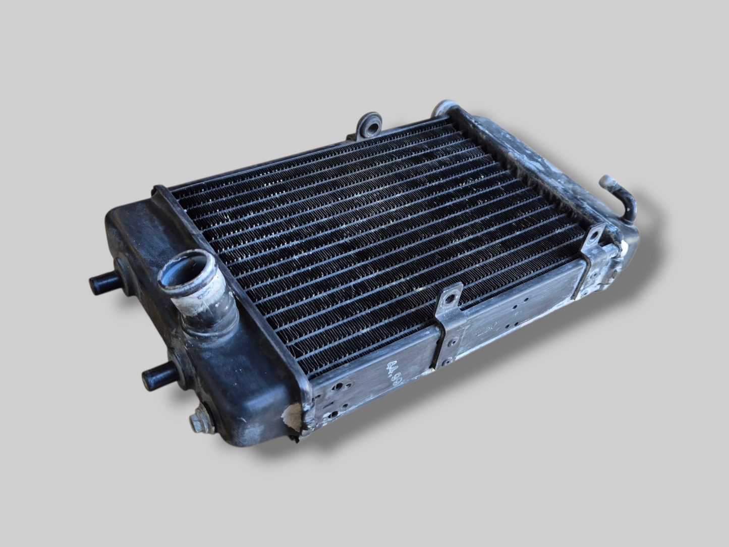 RECHTER RADIATOR ZWART AP8102952 Aprilia RSV Mille 98-03 / Tuono 02-05