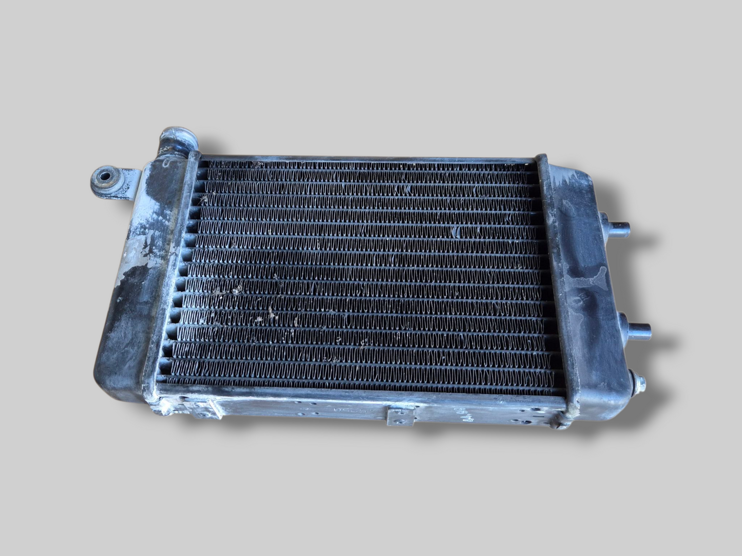 RECHTER RADIATOR ZWART AP8102952 Aprilia RSV Mille 98-03 / Tuono 02-05