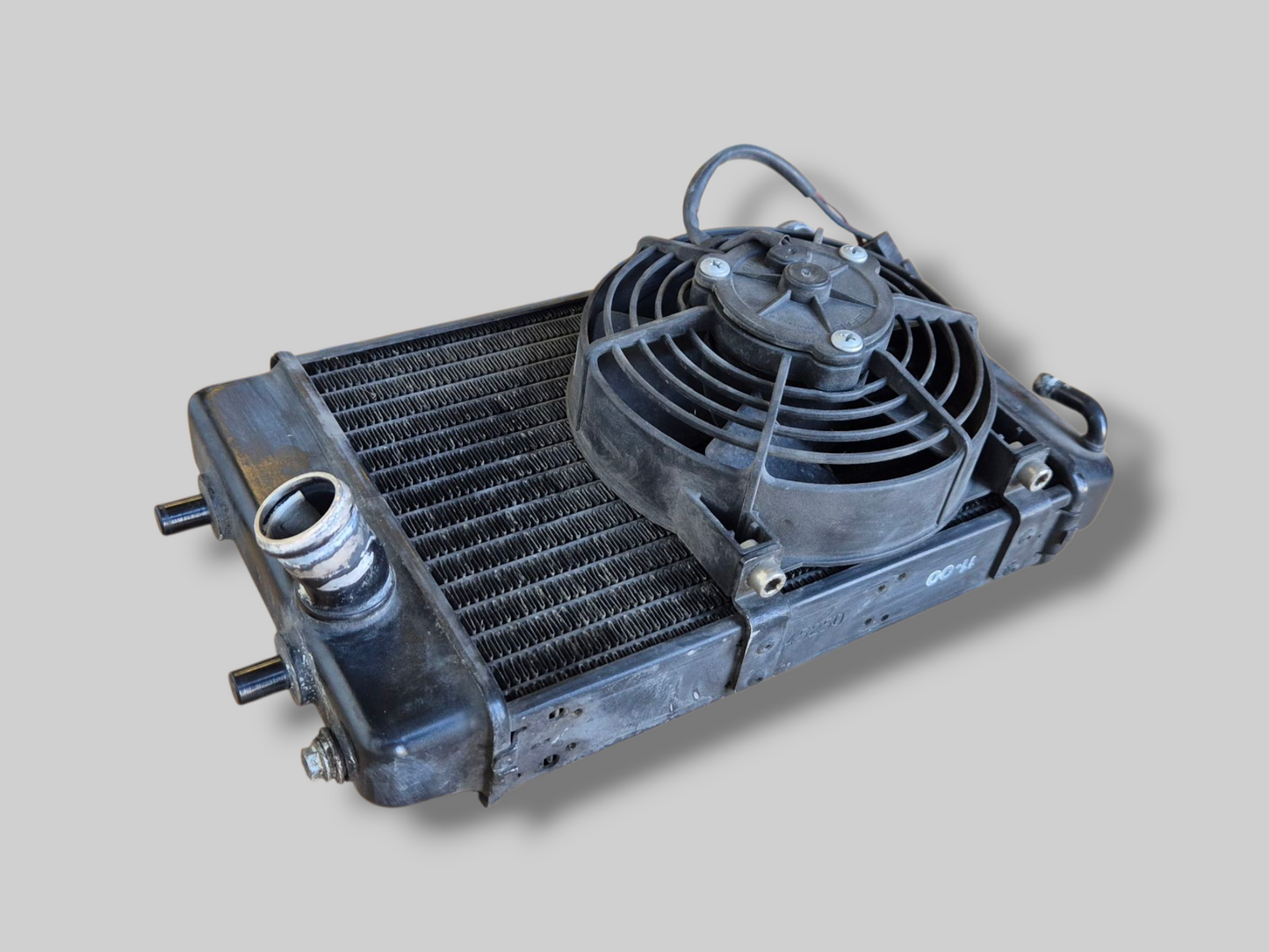 RECHTER RADIATOR ZWART AP8102952 Aprilia RSV Mille 98-03 / Tuono 02-05