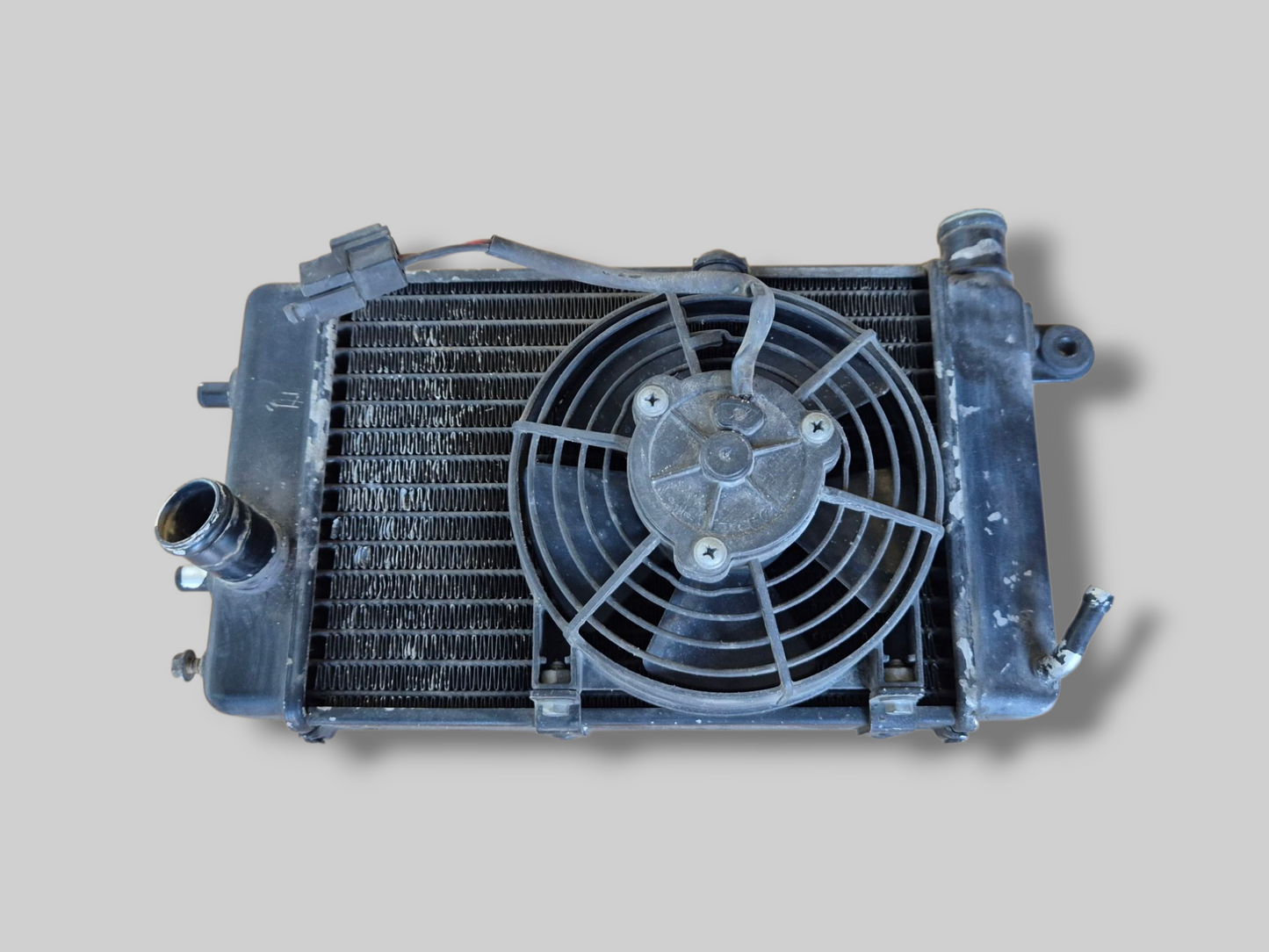 RECHTER RADIATOR ZWART AP8102952 Aprilia RSV Mille 98-03 / Tuono 02-05