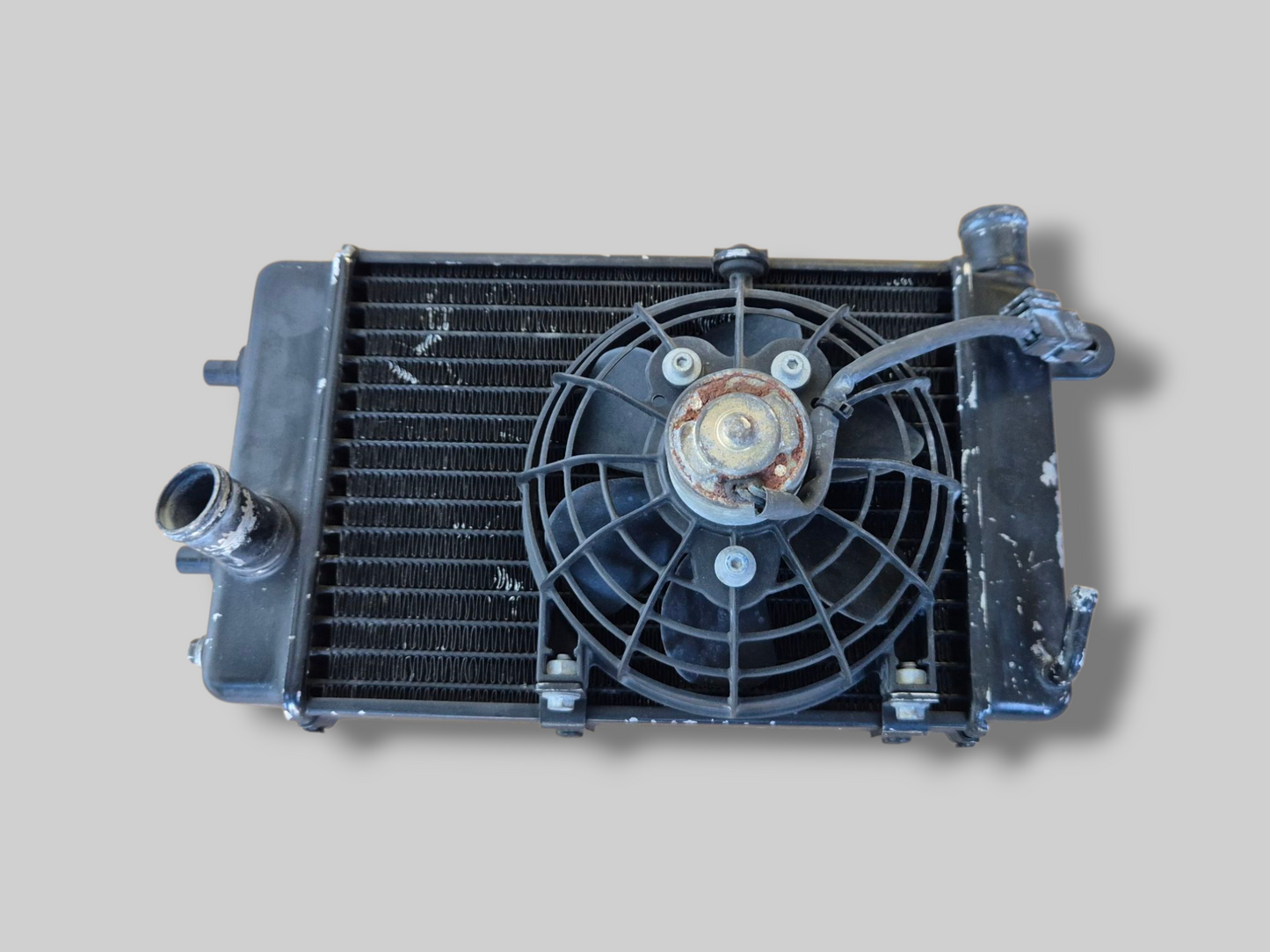 RECHTER RADIATOR ZWART AP8102952 Aprilia RSV Mille 98-03 / Tuono 02-05