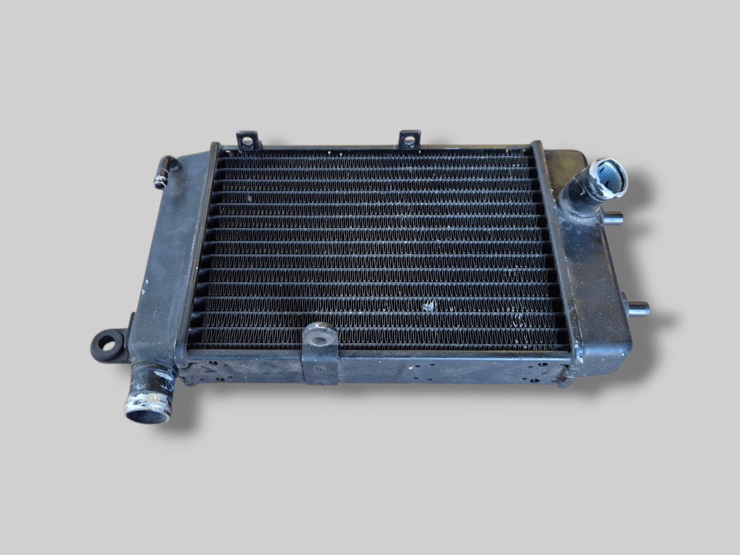 RECHTER RADIATOR ZWART AP8102952 Aprilia RSV Mille 98-03 / Tuono 02-05