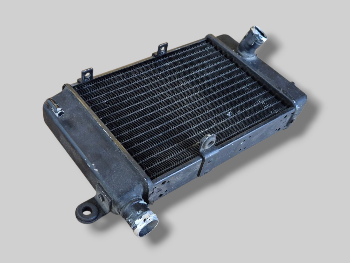 RECHTER RADIATOR ZWART AP8102952 Aprilia RSV Mille 98-03 / Tuono 02-05