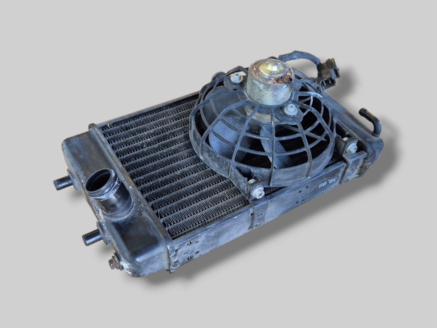 RECHTER RADIATOR ZWART AP8102952 Aprilia RSV Mille 98-03 / Tuono 02-05