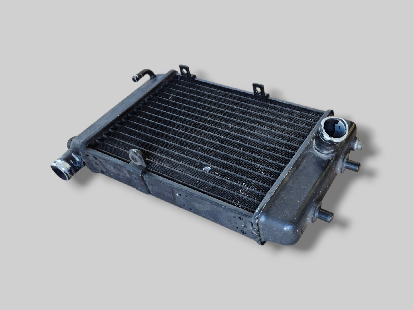 RECHTER RADIATOR ZWART AP8102952 Aprilia RSV Mille 98-03 / Tuono 02-05