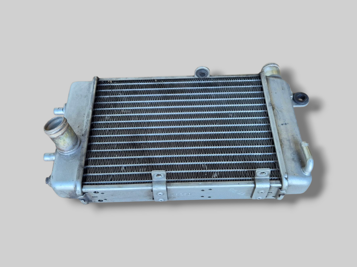 RECHTERRADIATOR ZILVER AP8102952 Aprilia RSV Mille 98-03 / Tuono 02-05