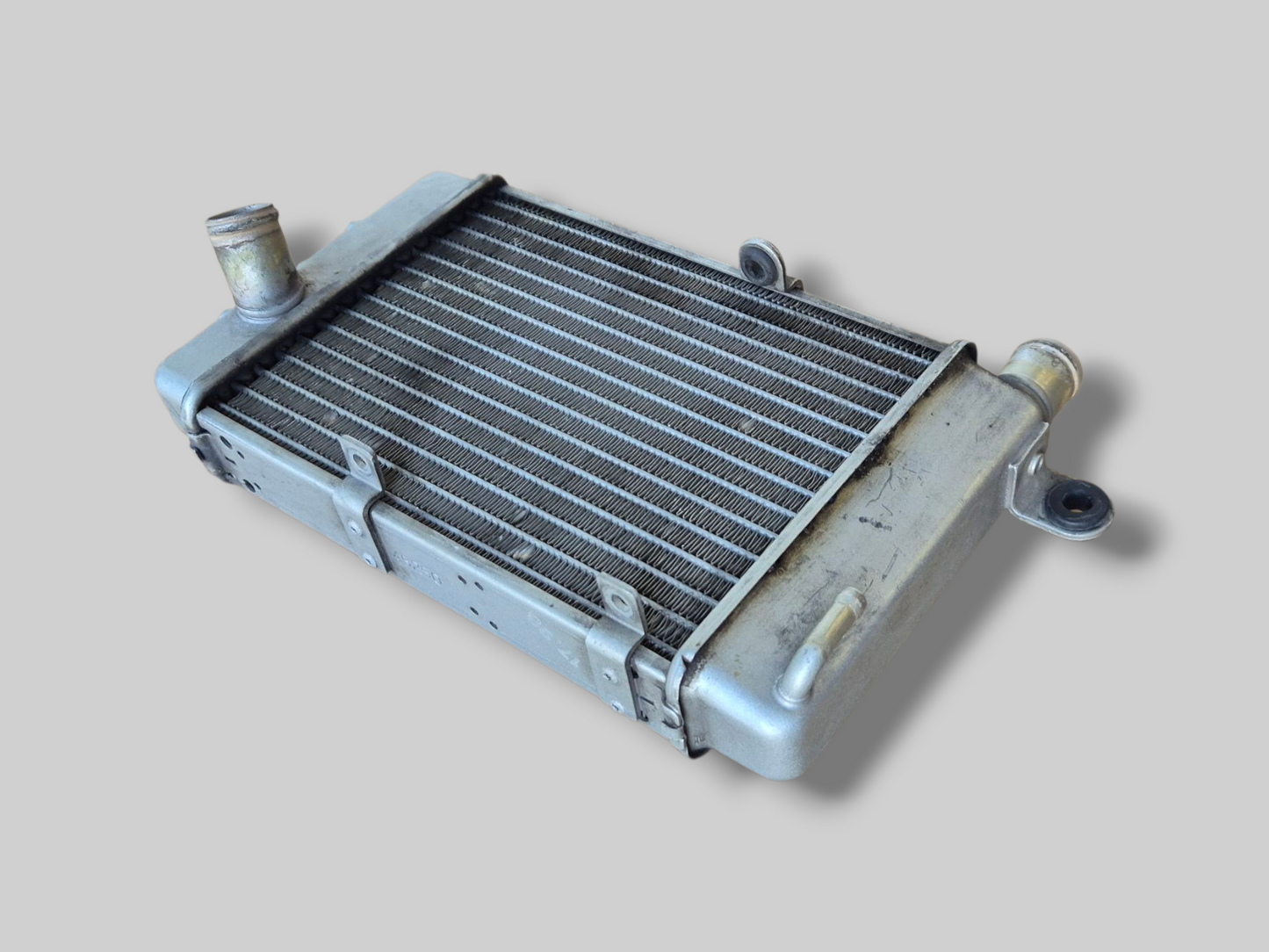 RECHTERRADIATOR ZILVER AP8102952 Aprilia RSV Mille 98-03 / Tuono 02-05
