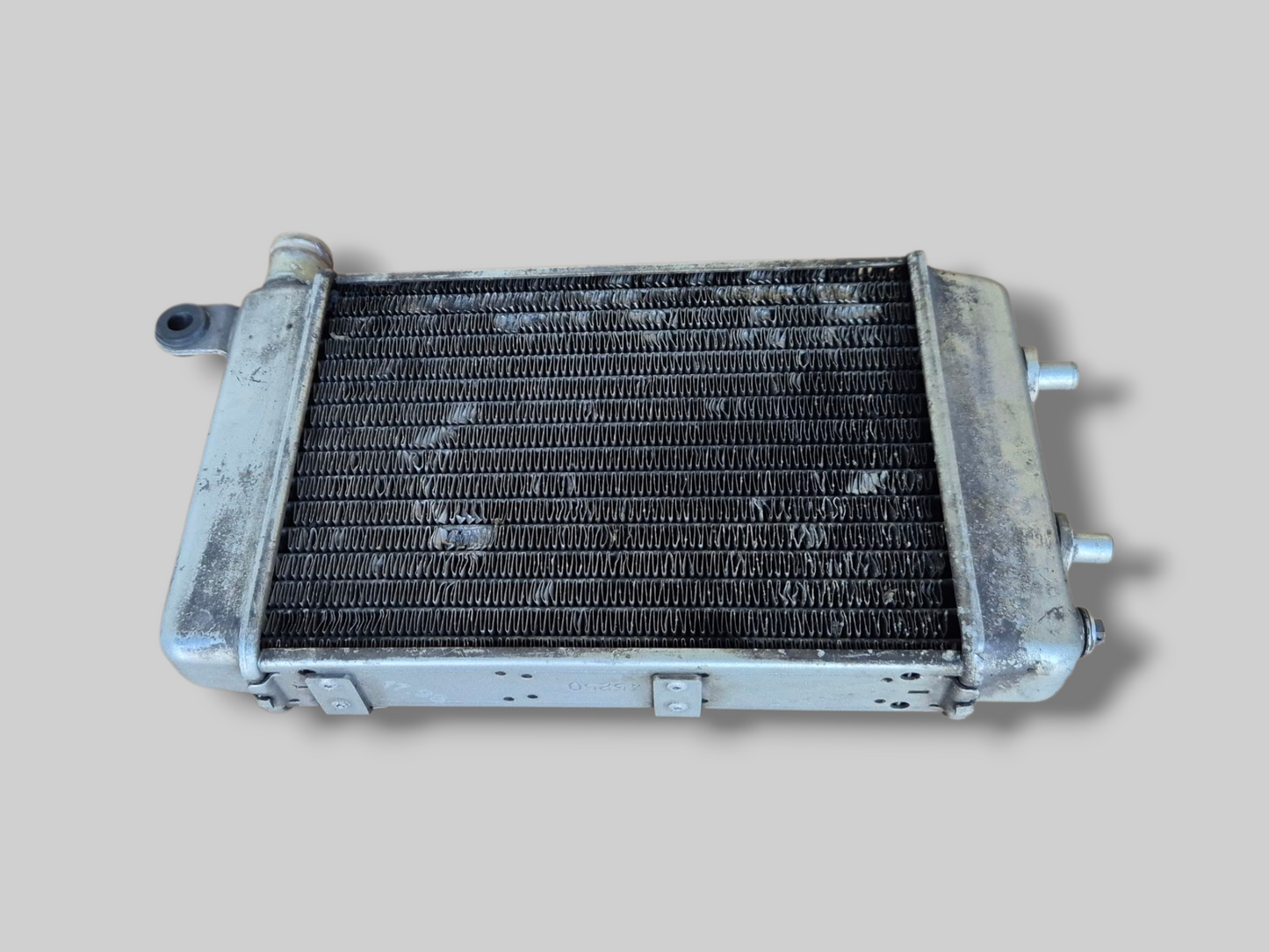 RECHTERRADIATOR ZILVER AP8102952 Aprilia RSV Mille 98-03 / Tuono 02-05