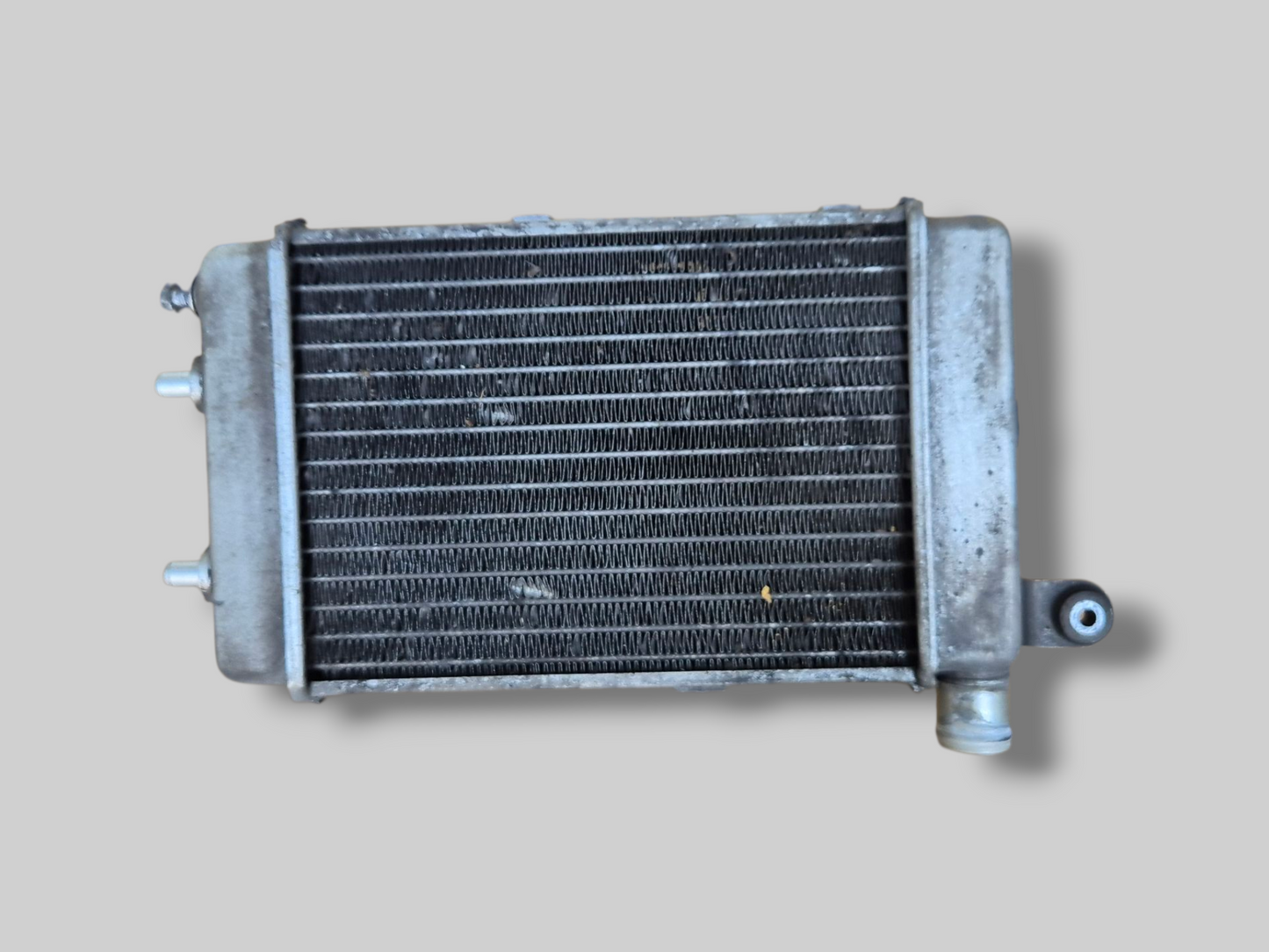 RECHTERRADIATOR ZILVER AP8102952 Aprilia RSV Mille 98-03 / Tuono 02-05