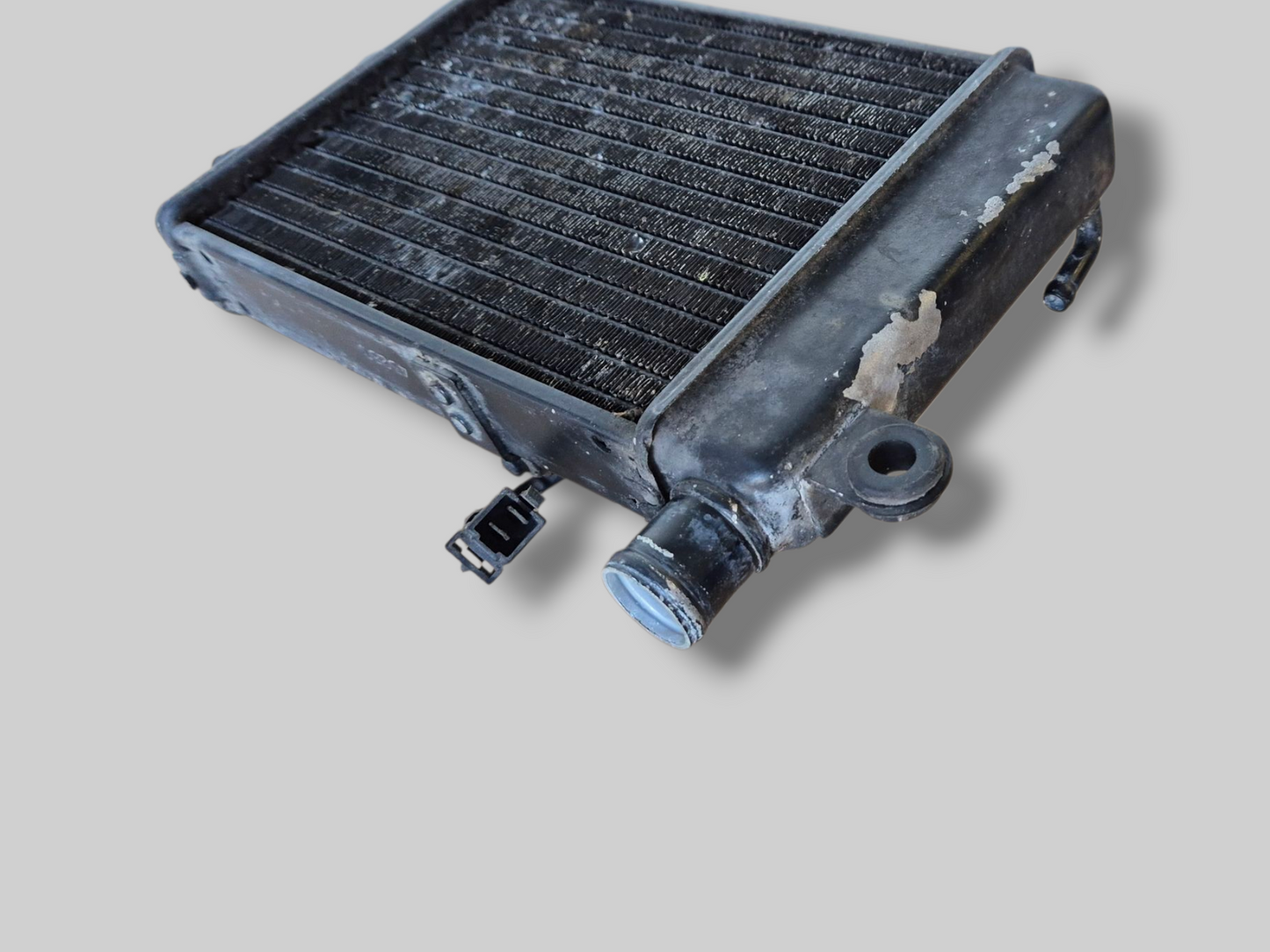 RECHTER RADIATOR ZWART AP8102952 Aprilia RSV Mille 98-03 / Tuono 02-05