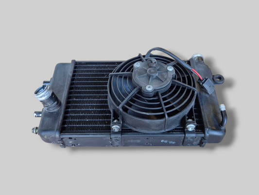 RECHTER RADIATOR ZWART AP8102952 Aprilia RSV Mille 98-03 / Tuono 02-05