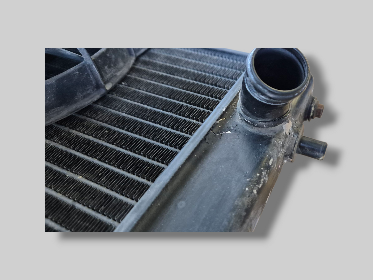 RECHTER RADIATOR ZWART AP8102952 Aprilia RSV Mille 98-03 / Tuono 02-05