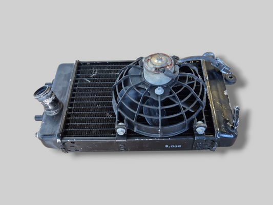 RECHTER RADIATOR ZWART AP8102952 Aprilia RSV Mille 98-03 / Tuono 02-05