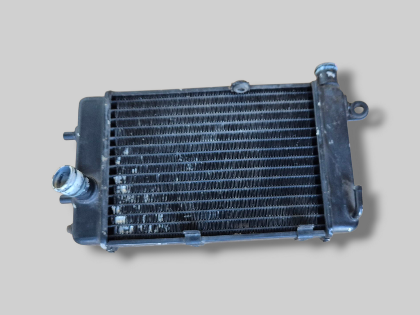 RECHTER RADIATOR ZWART AP8102952 Aprilia RSV Mille 98-03 / Tuono 02-05