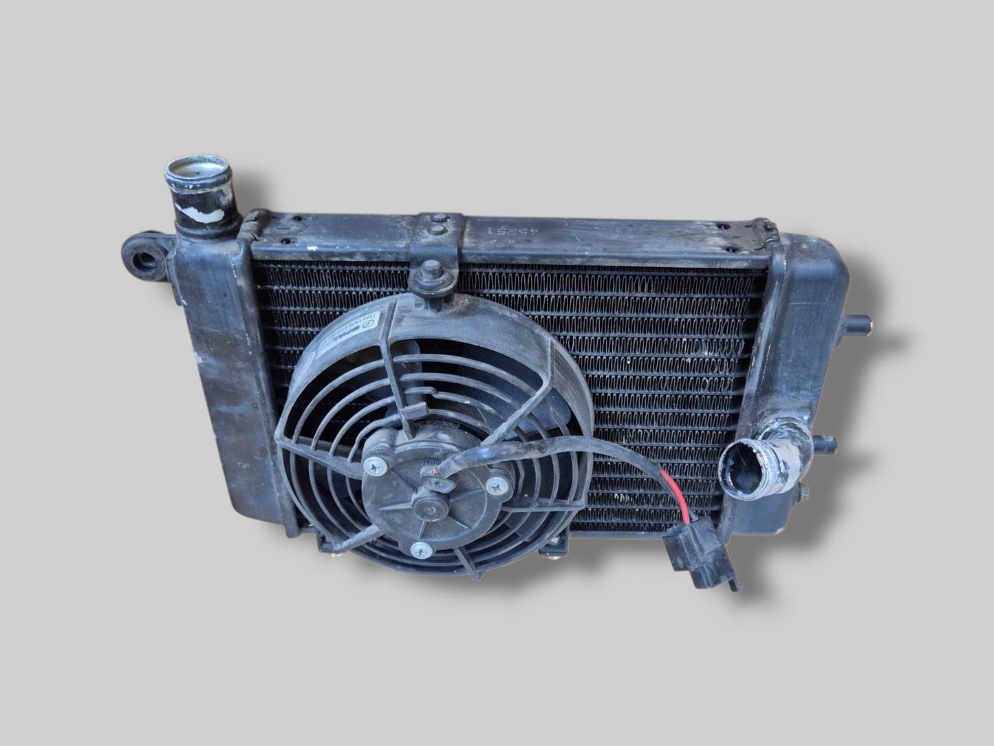 LINKER RADIATOR ZWART AP8102951 Aprilia RSV Mille 98-03 / Tuono 02-05