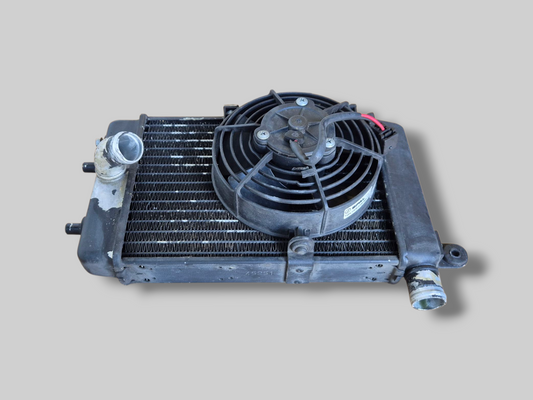 LINKER RADIATOR ZWART AP8102951 Aprilia RSV Mille 98-03 / Tuono 02-05