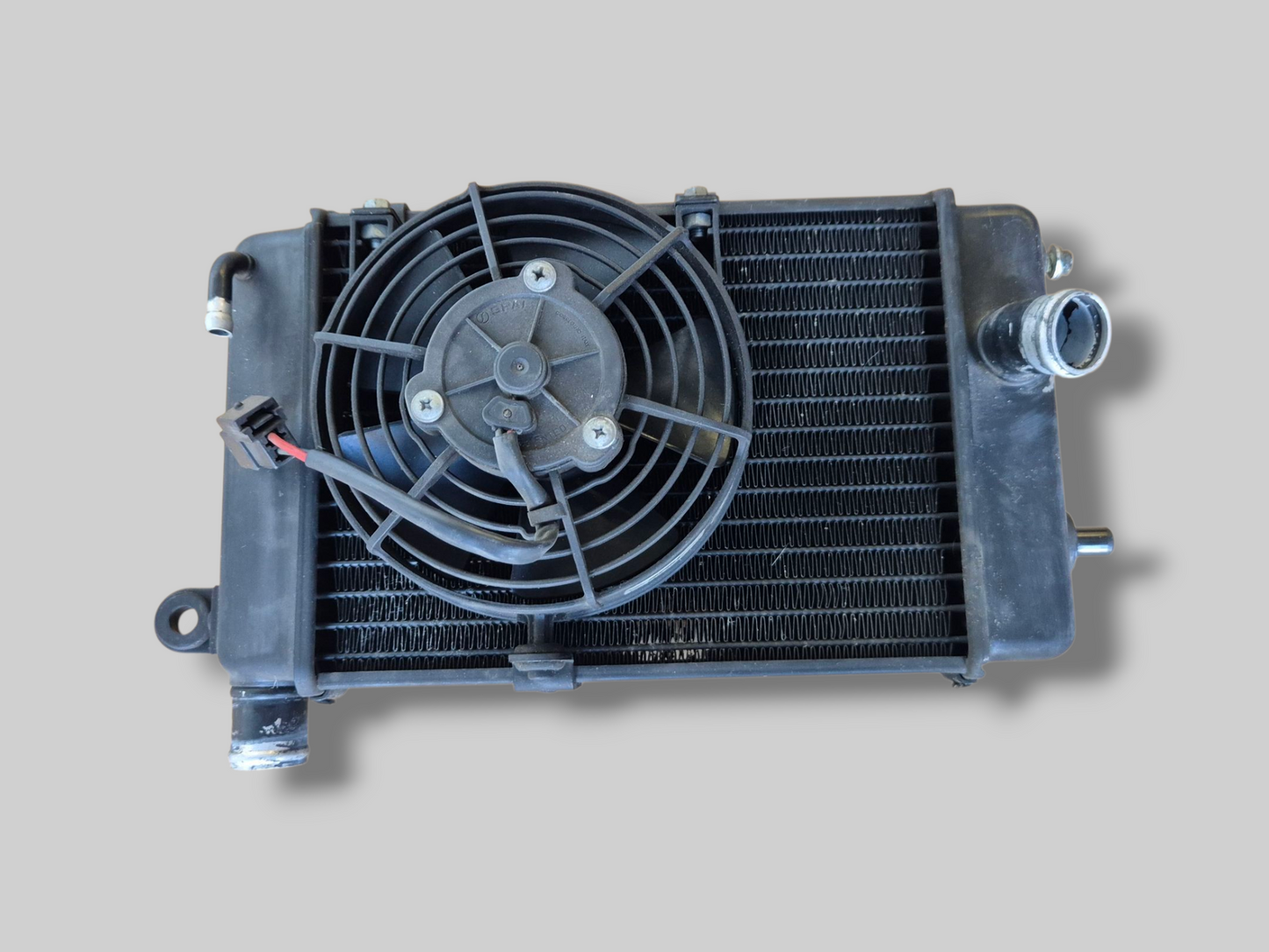 RECHTER RADIATOR ZWART AP8102952 Aprilia RSV Mille 98-03 / Tuono 02-05