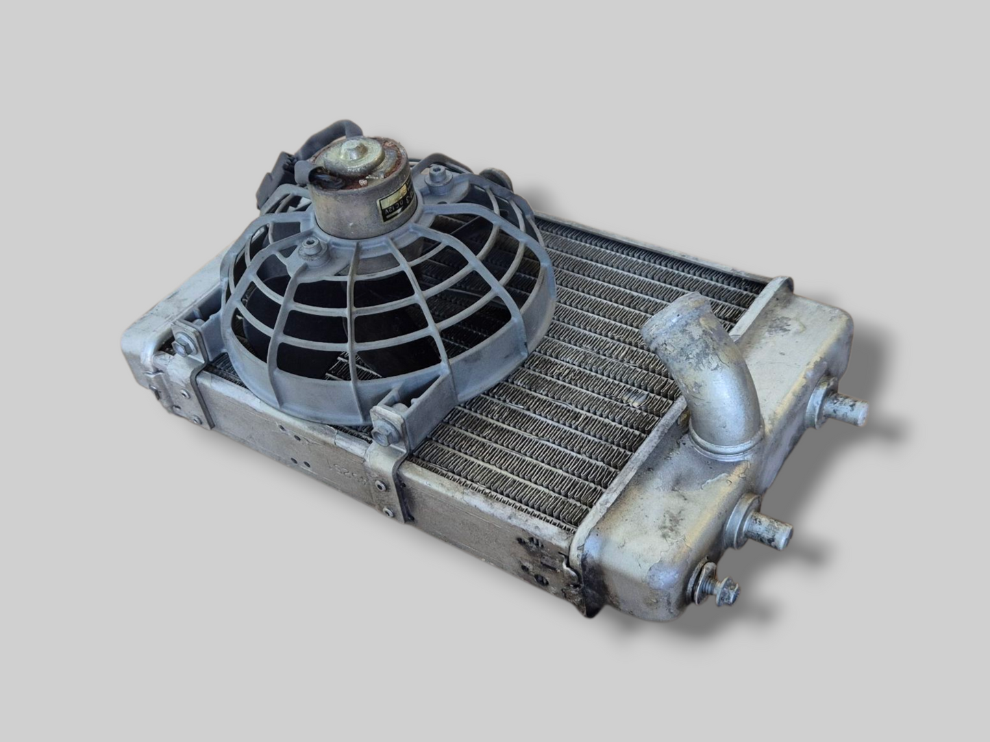LINKER RADIATOR ZILVER AP8102951 Aprilia RSV Mille 98-03 / Tuono 02-05