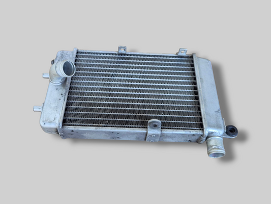 LINKER RADIATOR ZILVER AP8102951 Aprilia RSV Mille 98-03 / Tuono 02-05