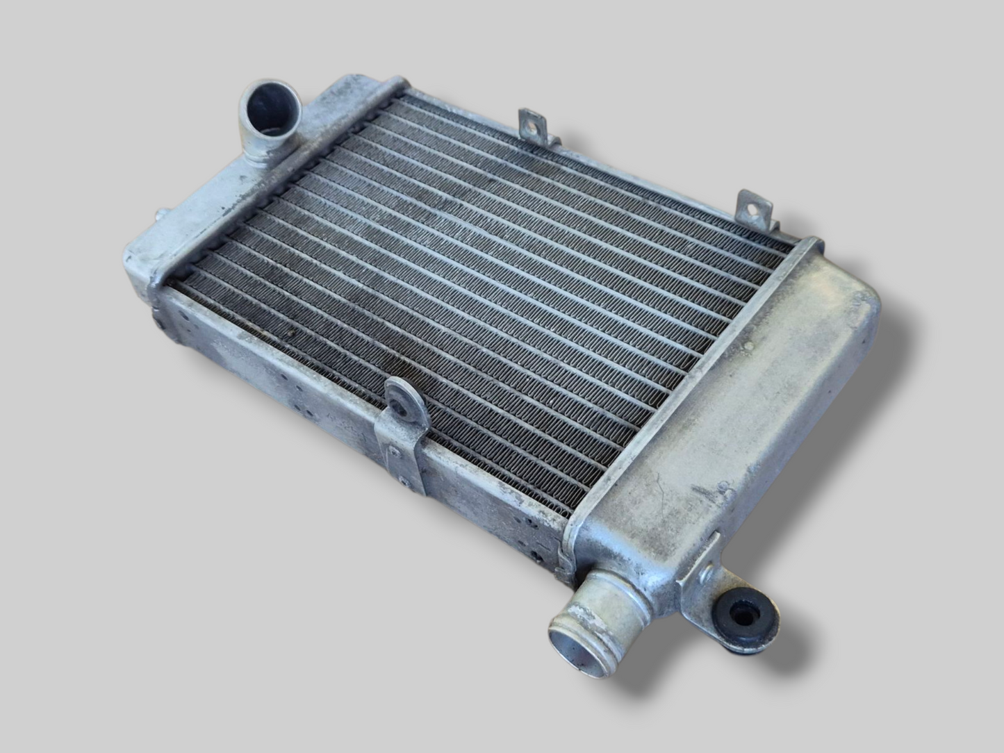 LINKER RADIATOR ZILVER AP8102951 Aprilia RSV Mille 98-03 / Tuono 02-05