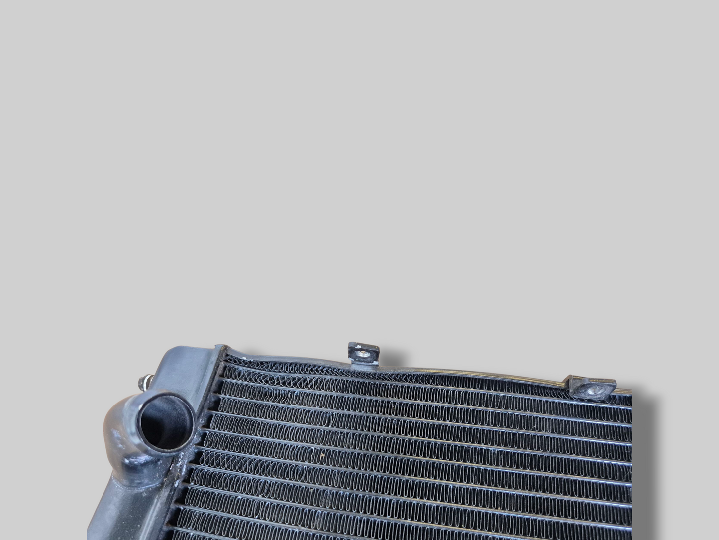 LINKER RADIATOR ZILVER AP8102951 Aprilia RSV Mille 98-03 / Tuono 02-05
