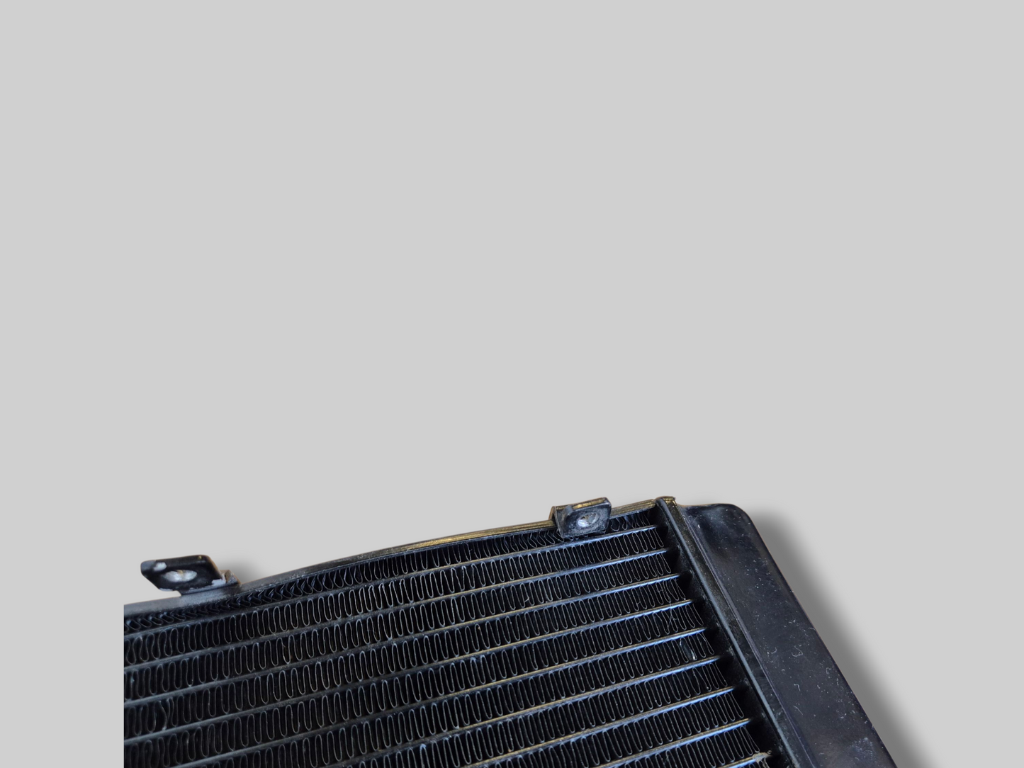 LINKER RADIATOR ZILVER AP8102951 Aprilia RSV Mille 98-03 / Tuono 02-05
