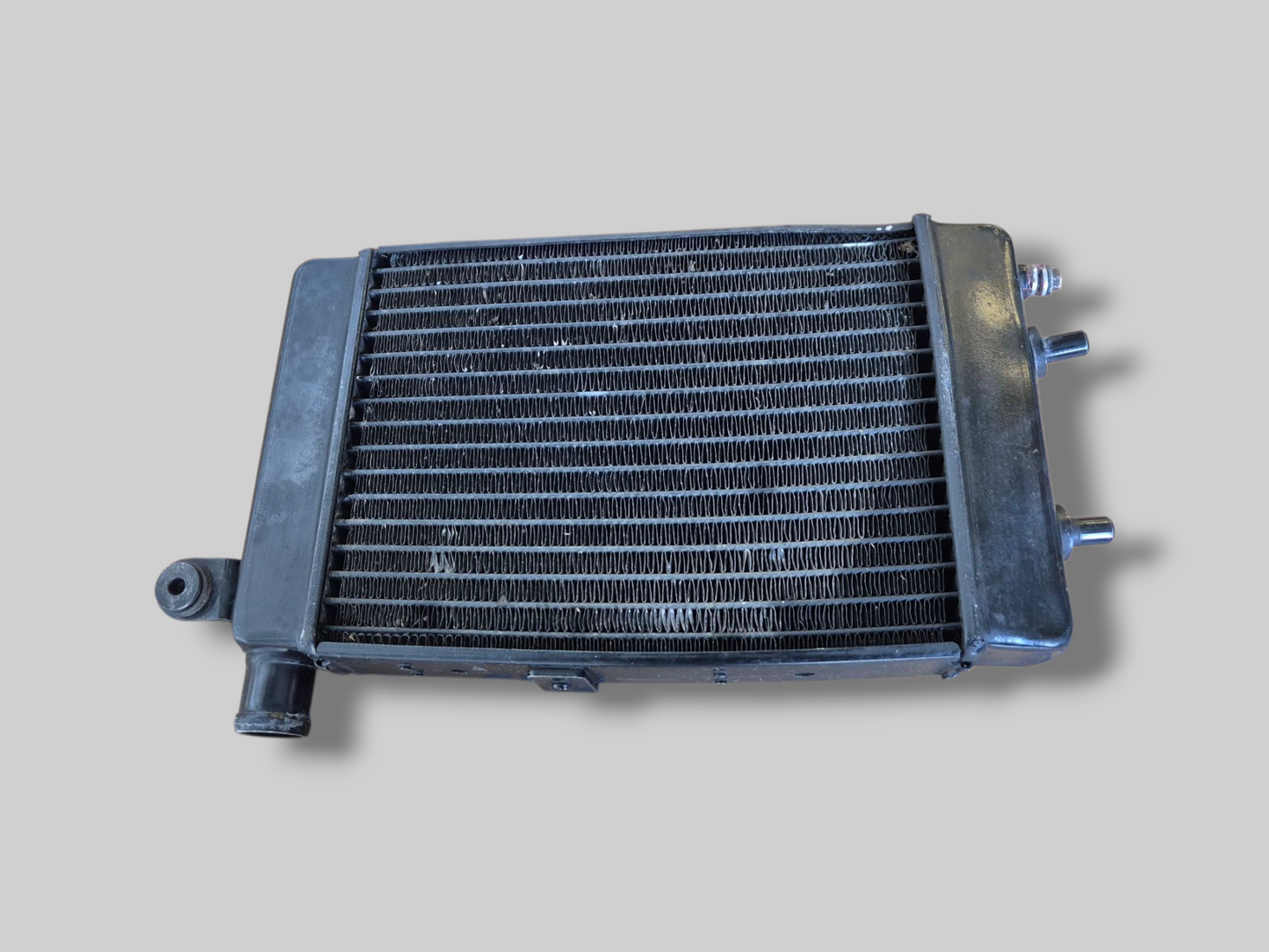 LINKER RADIATOR ZILVER AP8102951 Aprilia RSV Mille 98-03 / Tuono 02-05