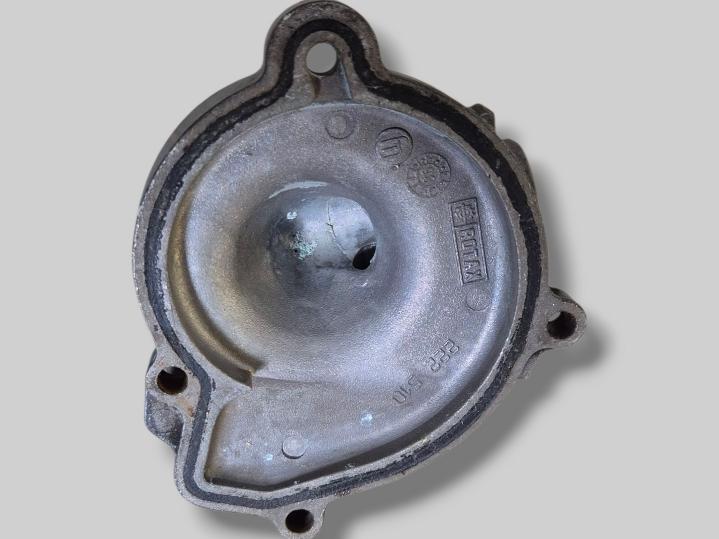 WATERPOMPBEHUIZINGSDEKSEL AP0222512 Aprilia RSV Mille 98-03 / Tuono 02-05 