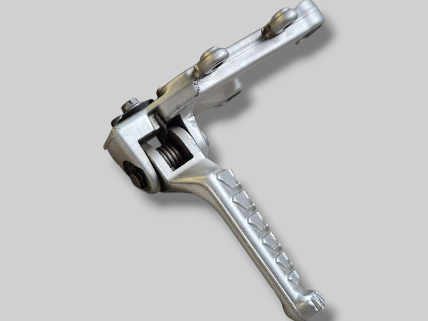 VOETSTEUNSTEUN RECHTER VOOR ACHTERSET AP8154070 Aprilia RSV1000R 04-10 / Tuono 1000R 06-10 