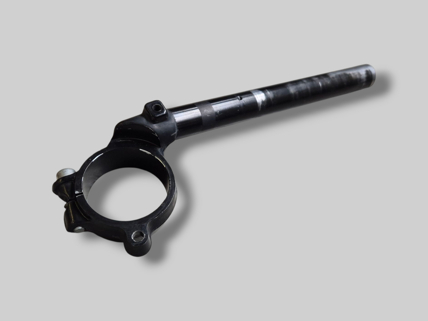 RECHTERZIJDE 54MM STUUR CLIP-ON AP8118647 Aprilia RSV Mille 98-03 / RSV1000R 2004-2005