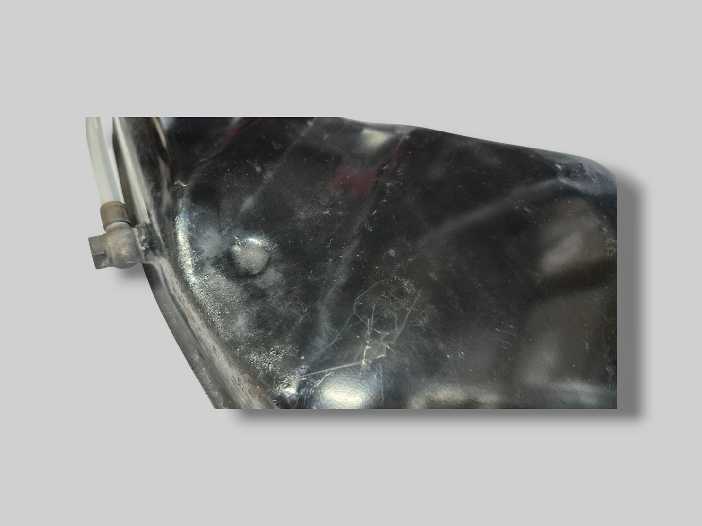 OLIETANKRESERVOIR AP8138558 Aprilia RSV Mille 98-03 / Tuono 02-05 