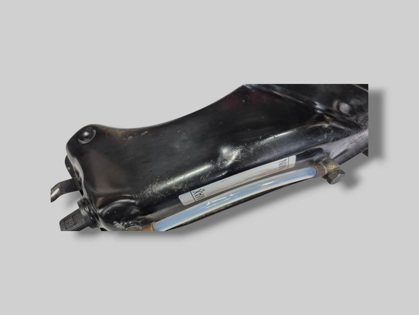 OLIETANKRESERVOIR AP8138558 Aprilia RSV Mille 98-03 / Tuono 02-05 