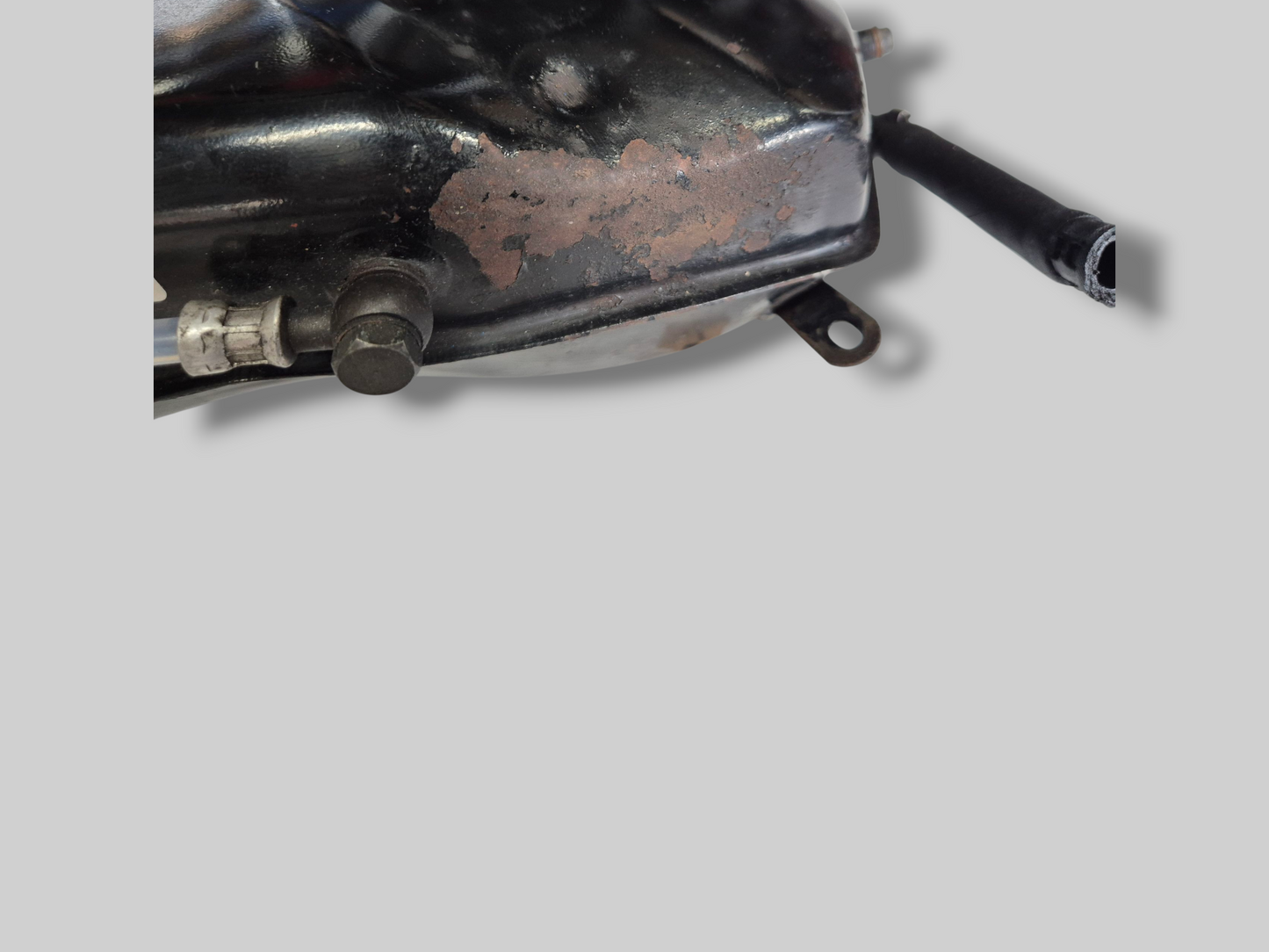 OLIETANKRESERVOIR AP8138558 Aprilia RSV Mille 98-03 / Tuono 02-05 