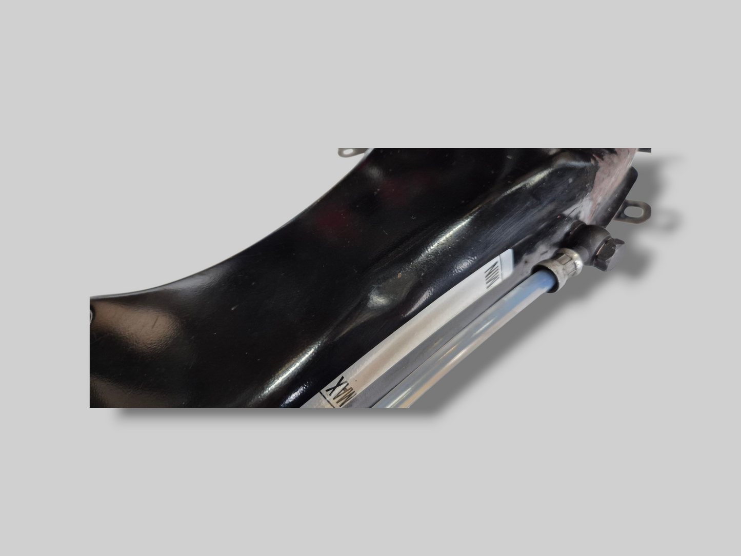 OLIETANKRESERVOIR AP8138558 Aprilia RSV Mille 98-03 / Tuono 02-05 