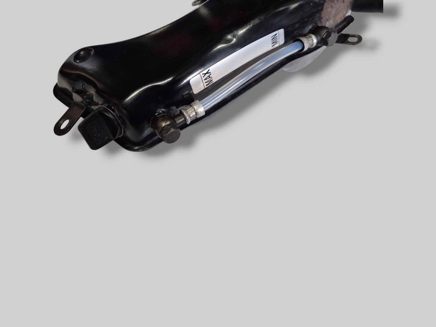 OLIETANKRESERVOIR AP8138558 Aprilia RSV Mille 98-03 / Tuono 02-05 