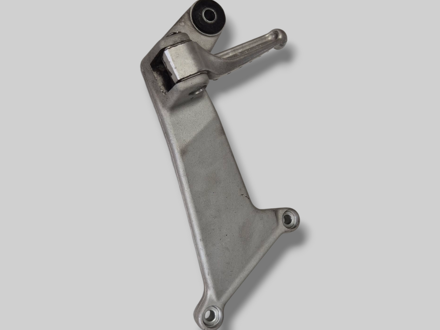 PASSAGIER RECHTER VOETSTEUN STEUN AP8146384 Aprilia RSV Mille 98-03 / Tuono 02-05 