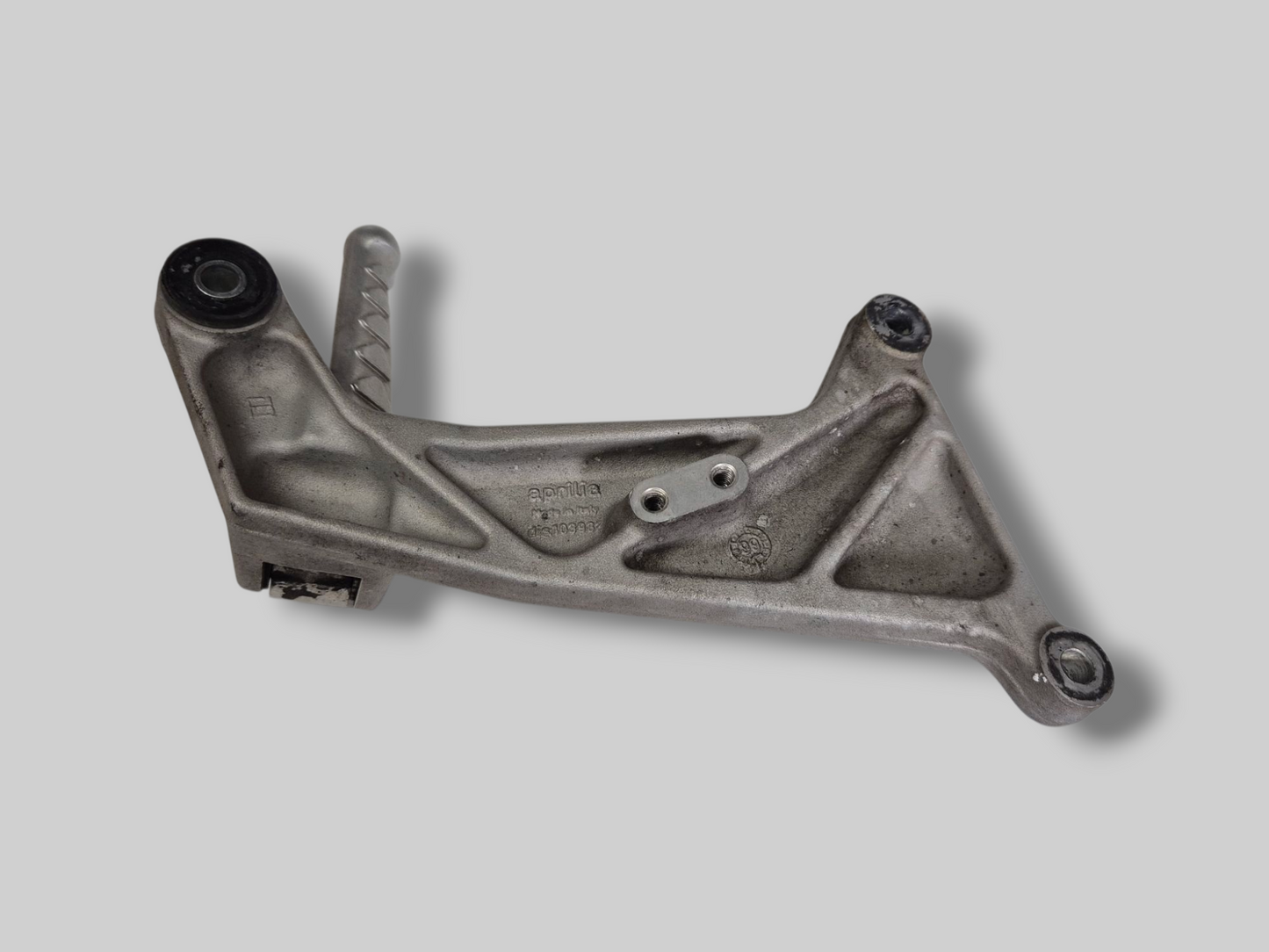 PASSAGIER RECHTER VOETSTEUN STEUN AP8146384 Aprilia RSV Mille 98-03 / Tuono 02-05 