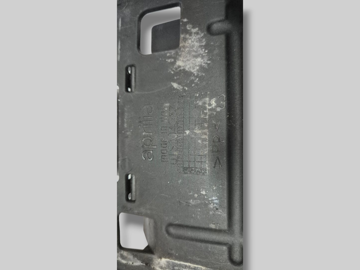 BRANDSTOFTANK STEUNSTANG Aprilia RSV Mille / Tuono / Futura / Falco 