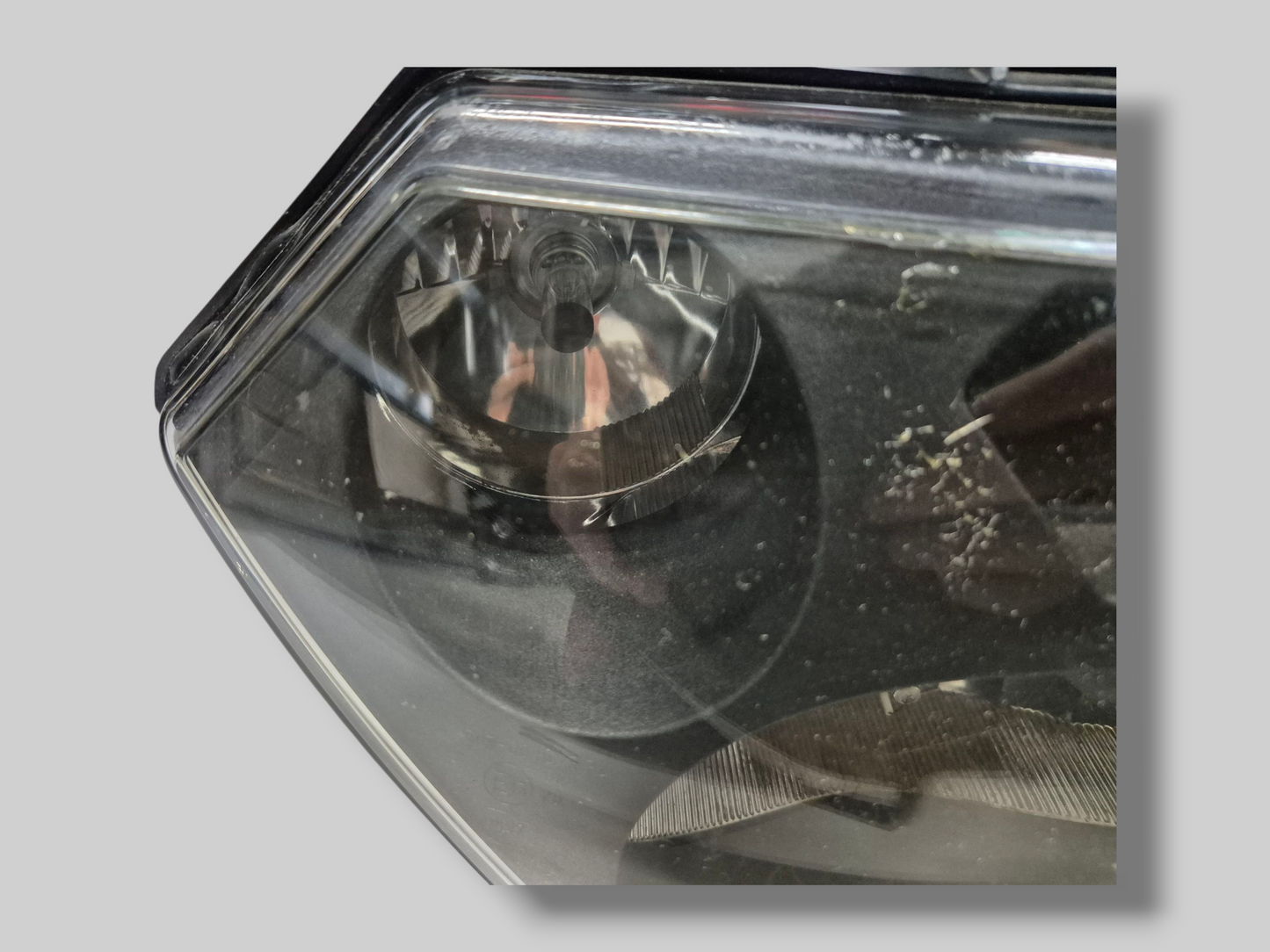 KOPLAMPEENHEID EU/USA AP8124945 Aprilia RSV Mille 01-03 / Tuono 02-05 