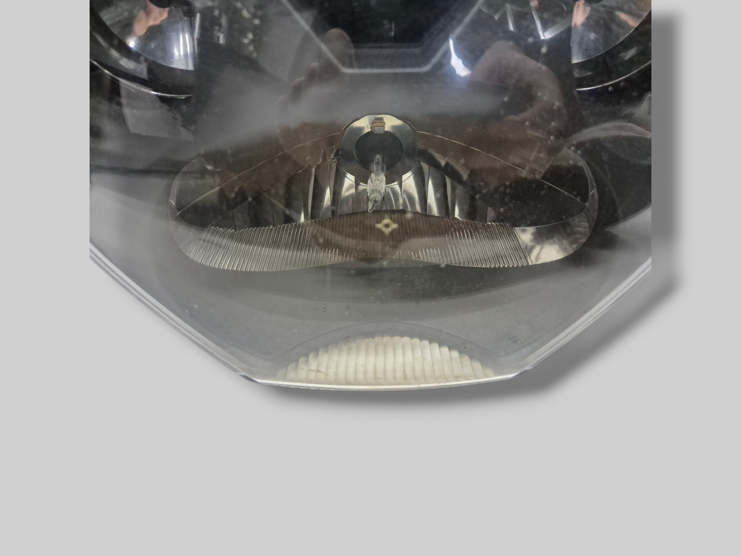 KOPLAMPEENHEID EU/USA AP8124945 Aprilia RSV Mille 01-03 / Tuono 02-05 