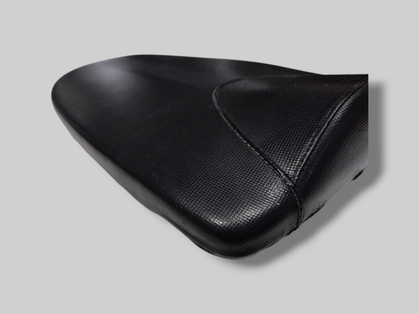 ACHTERPASSAGIERSZADEL AP8129374 Aprilia RSV Mille 2003 / Tuono 02-05 